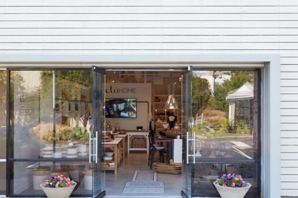 etúHome Store Exterior
