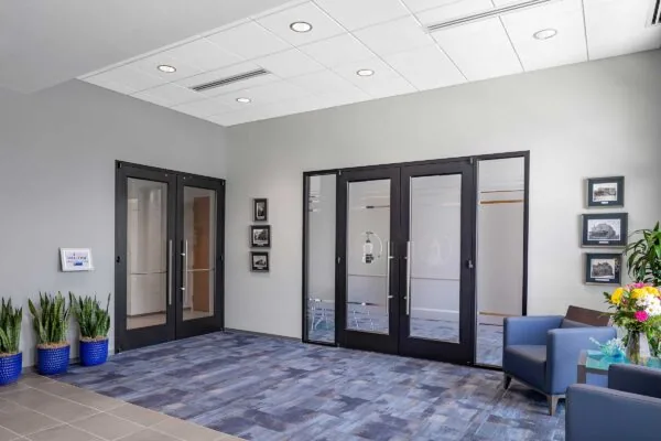 Oconee State Bank Entrance